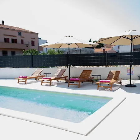 ヴィラ Majori ザダル