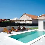 Majori Villa